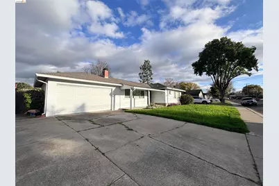 3242 Ida Dr, Concord, CA 94519 - Photo 1