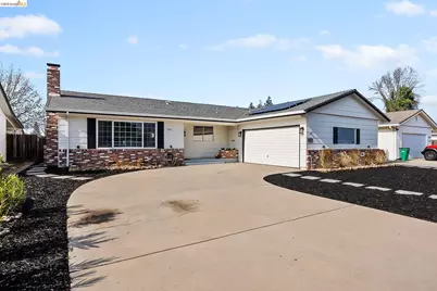 1007 Mills Ave, Lodi, CA 95242 - Photo 1