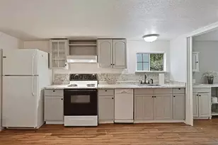 511 1/2 Locust St, Lodi, CA 95240 - Photo 1