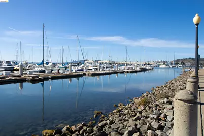 22 Schooner Ct, Richmond, CA 94804 - Photo 1