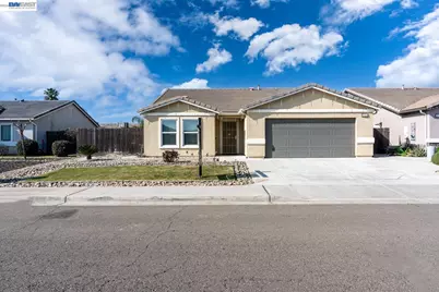 336 Solano St, Madera, CA 93638 - Photo 1