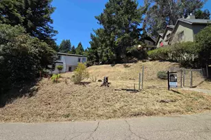 6971 Bristol Dr, Oakland, CA 94705 - Photo 1