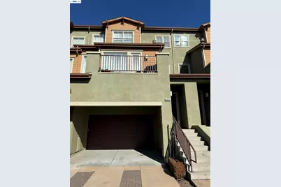 6492 Bayview Dr, Oakland, CA 94605 - Photo 1