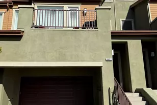 6492 Bayview Dr, Oakland, CA 94605 - Photo 1