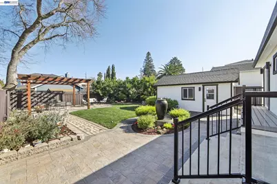 725 Alameda De Las Pulgas, Redwood City, CA 94061 - Photo 1