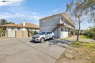 2828 22nd Ave, Oakland, CA 94606 - Photo 1
