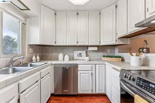 1130 Fontana Dr, Alameda, CA 94502 - Photo 1