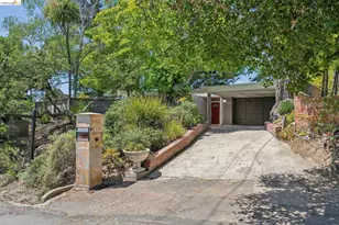 2250 Pelham Pl, Oakland, CA 94611 - Photo 1