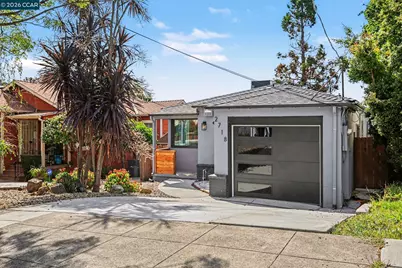 2718 Oliver Ave, Oakland, CA 94605 - Photo 1