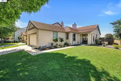 1021 Kennedy Pl, Tracy, CA 95377 - Photo 1