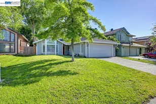 10 Fig Leaf Ct, Sacramento, CA 95838 - Photo 1