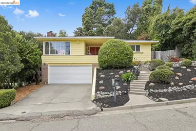 1 Woodcrest Cir, Oakland, CA 94602 - Photo 1