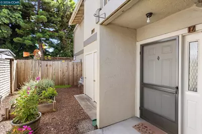 894 Lewelling Blvd #17, San Leandro, CA 94579 - Photo 1
