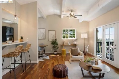 2343 Mastlands Dr, Oakland, CA 94611 - Photo 1