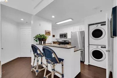 180 Caldecott Ln #314, Oakland, CA 94618 - Photo 1