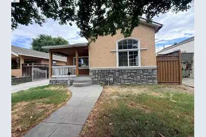907 10th St, San Jose, CA 95112 - Photo 1