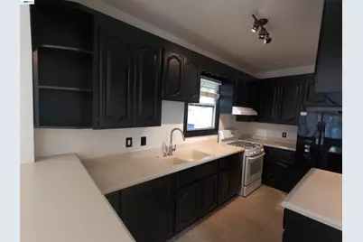 692 45th St, Oakland, CA 94609 - Photo 1