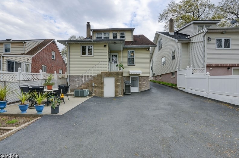 1122 Fls Ter, Union NJ  07083-6004 exterior