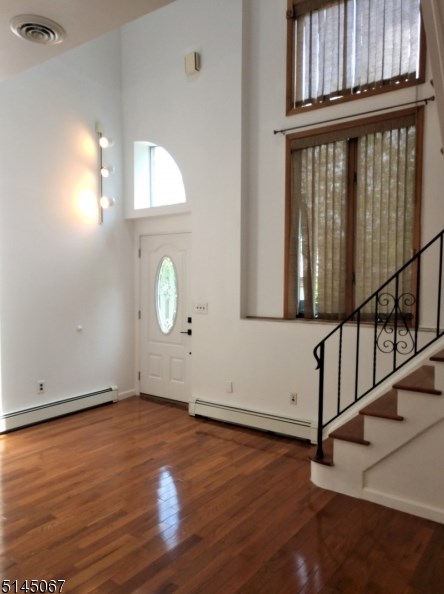 12 Maple Ave, Wallington NJ  07057-1025 exterior