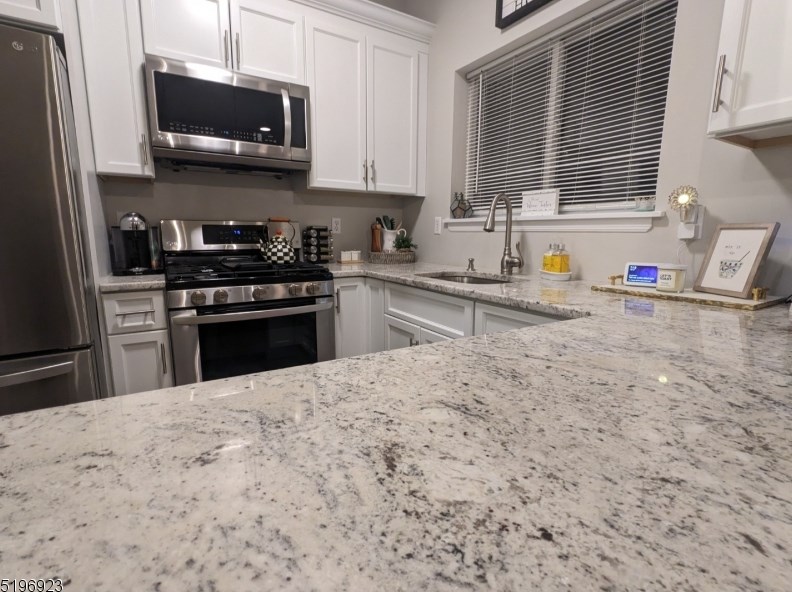 320 Brittany Dr, Wayne NJ  07470-3288 exterior