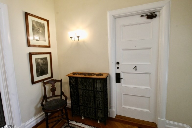39 N Mountain Ave, Montclair, NJ 07042