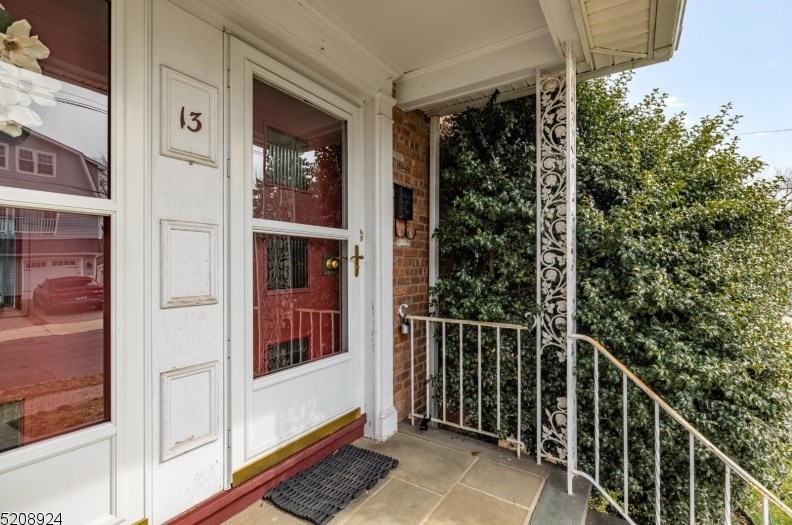 13 Meeker Pl, Millburn NJ  07041-1107 exterior