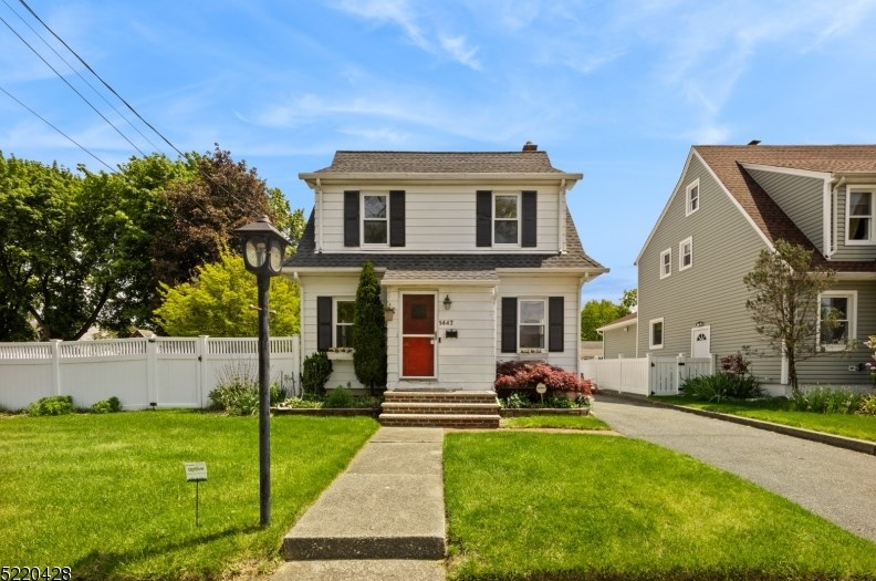 1447 Lincoln Ave, Pompton Falls NJ  07442-1515 exterior