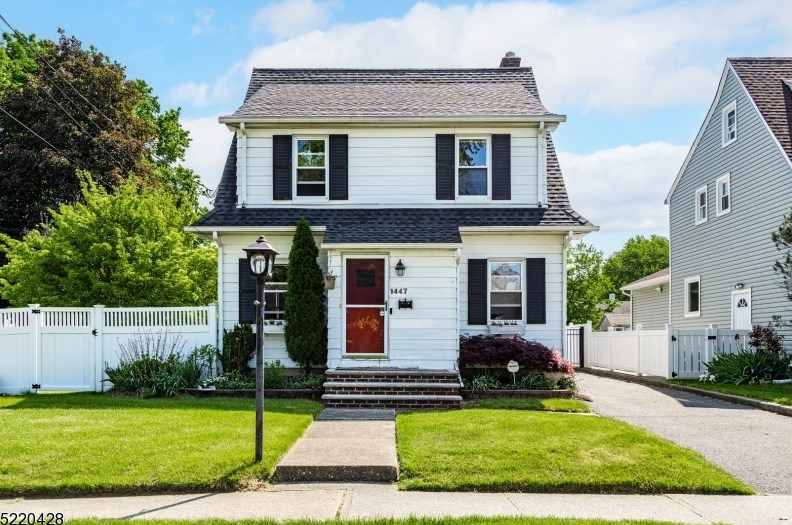 1447 Lincoln Ave, Pompton Falls NJ  07442-1515 exterior