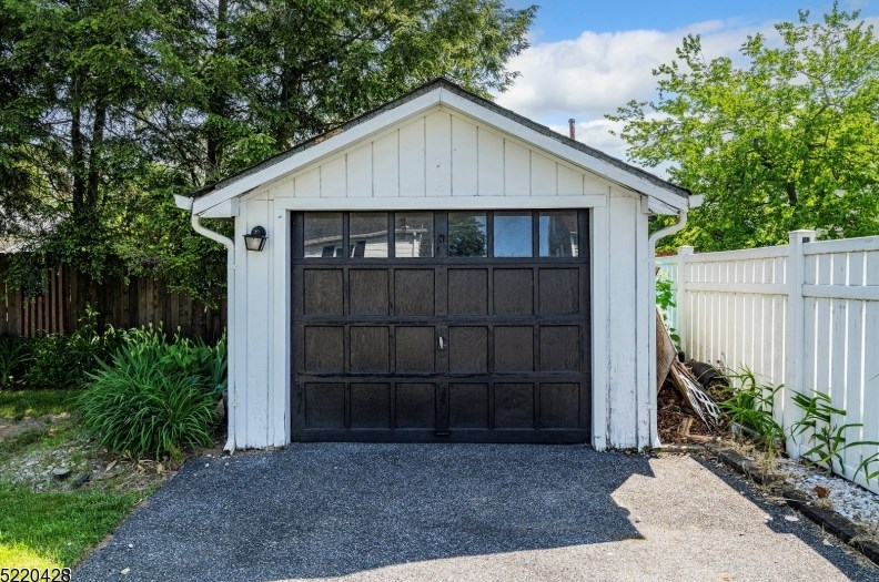 1447 Lincoln Ave, Pompton Falls NJ  07442-1515 exterior