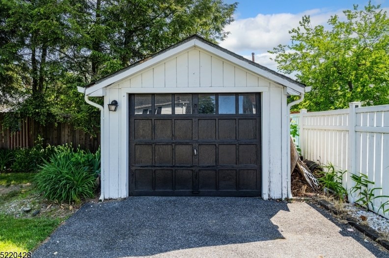 1447 Lincoln Ave, Pompton Falls NJ  07442-1515 exterior