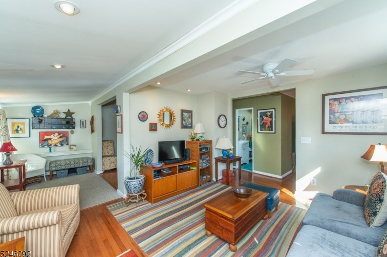 38 Iroquois Ave, Lake Hiawatha NJ 07034-1706 exterior