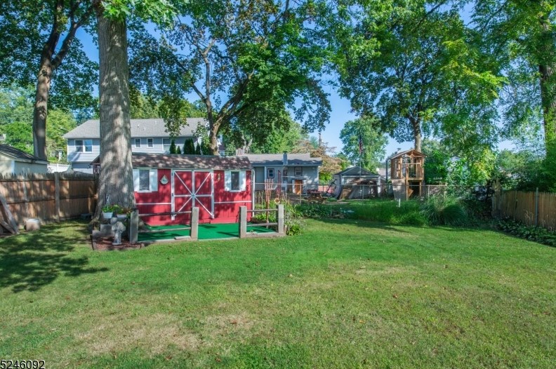 38 Iroquois Ave, Lake Hiawatha NJ 07034-1706 exterior