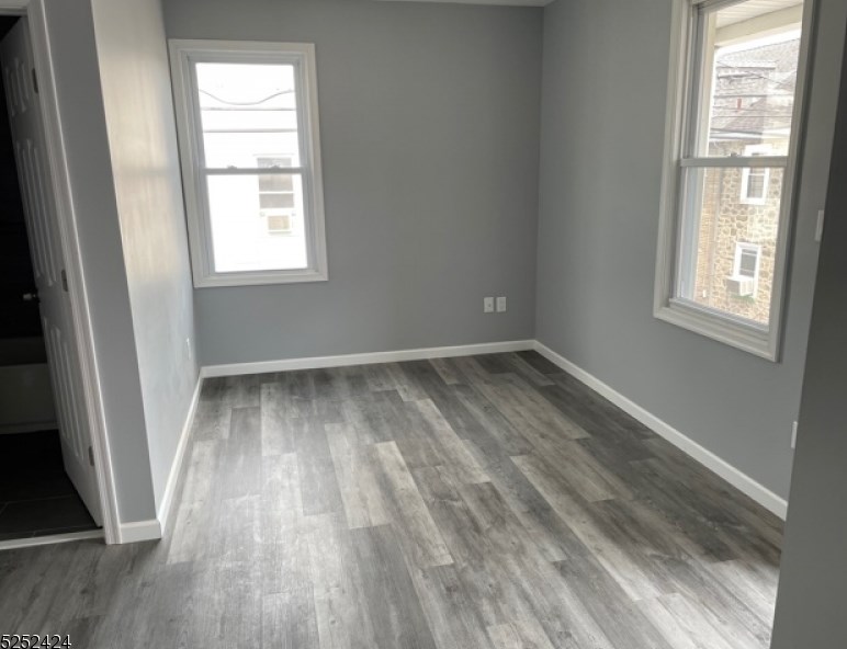 45 Fox St, Delaware Park NJ  08865-3047 exterior