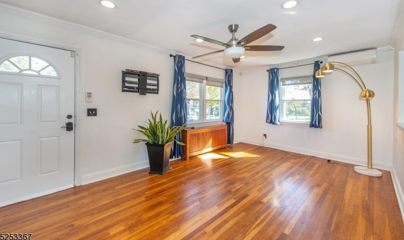 15 Woodcrest Rd, Whippany, NJ 07981