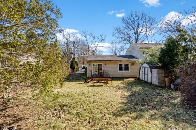 3 Degraw Ave, Clifton NJ  07013-1507 exterior