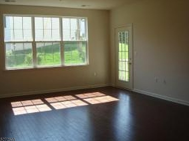 201 Stone Creek Ct, Whippany NJ  07981-2506 exterior