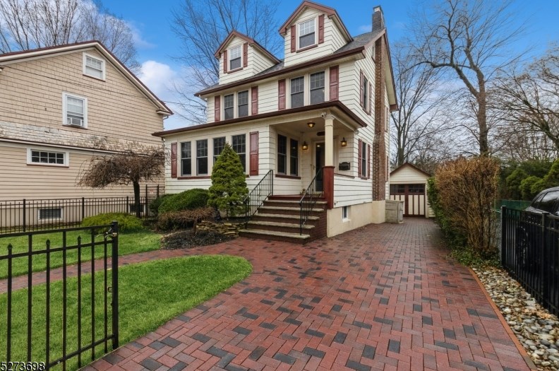 123 Riverside Dr, Cranford NJ  07016-2226 exterior