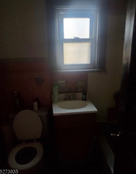 453 Orchard Pl, Plainfield NJ  07060-1129 exterior