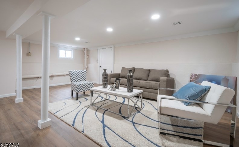 120 Mountainview Ave, Nutley NJ  07110-2233 exterior