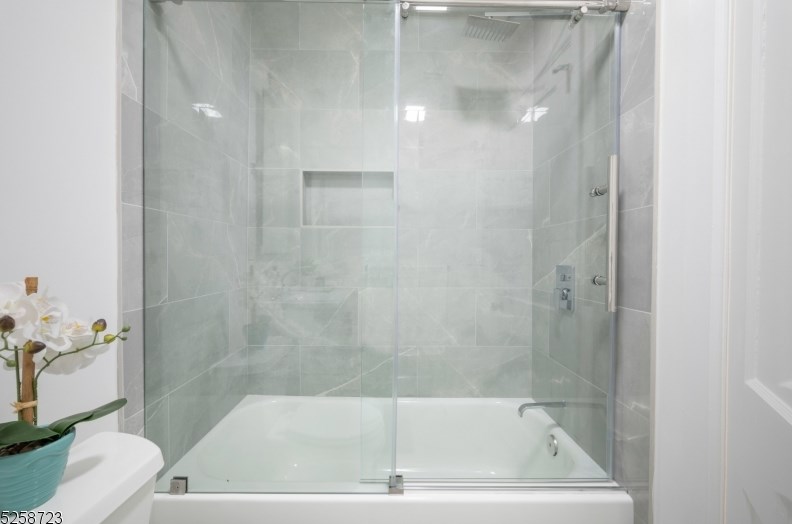 120 Mountainview Ave, Nutley NJ  07110-2233 exterior