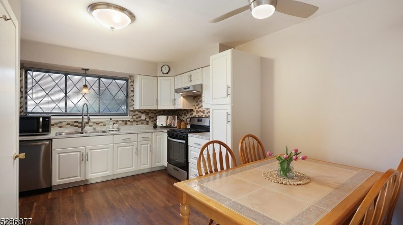 104 Wildflower Ln, Millstone NJ  08844-4869 exterior