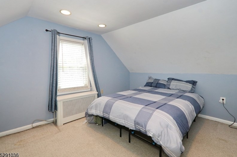 6 Cayuga Rd, Cranford NJ 07016-3401 exterior