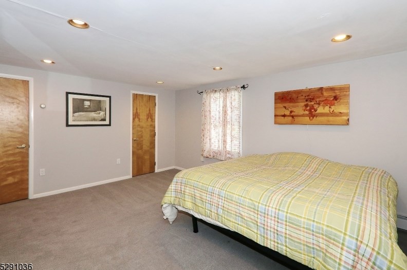 6 Cayuga Rd, Cranford NJ 07016-3401 exterior