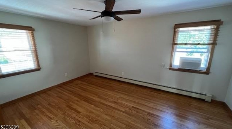664 Chase Ave, Lyndhurst NJ  07071-3135 exterior