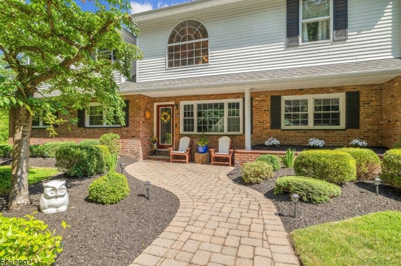 42 Raynor Rd, Morristown, NJ 07960