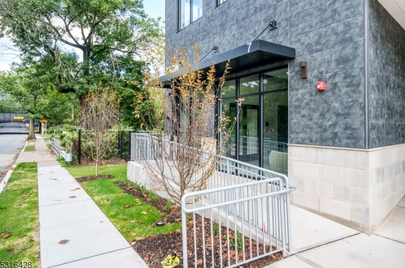 7 Parker Ave, Maplewood NJ  07040-1299 exterior