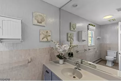 15 Parkhurst Pl, Verona, NJ 07044 - Photo 33