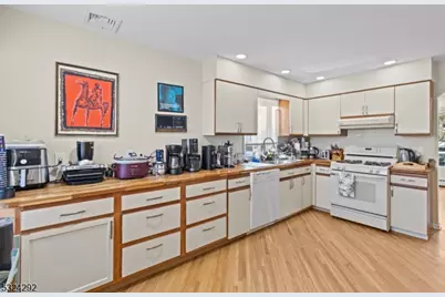 15 Parkhurst Pl, Verona, NJ 07044 - Photo 21