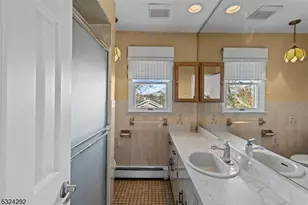 15 Parkhurst Pl, Verona, NJ 07044 - Photo 27