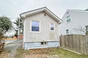 58 Manalapan Rd, Spotswood, NJ 08884 - Photo 21